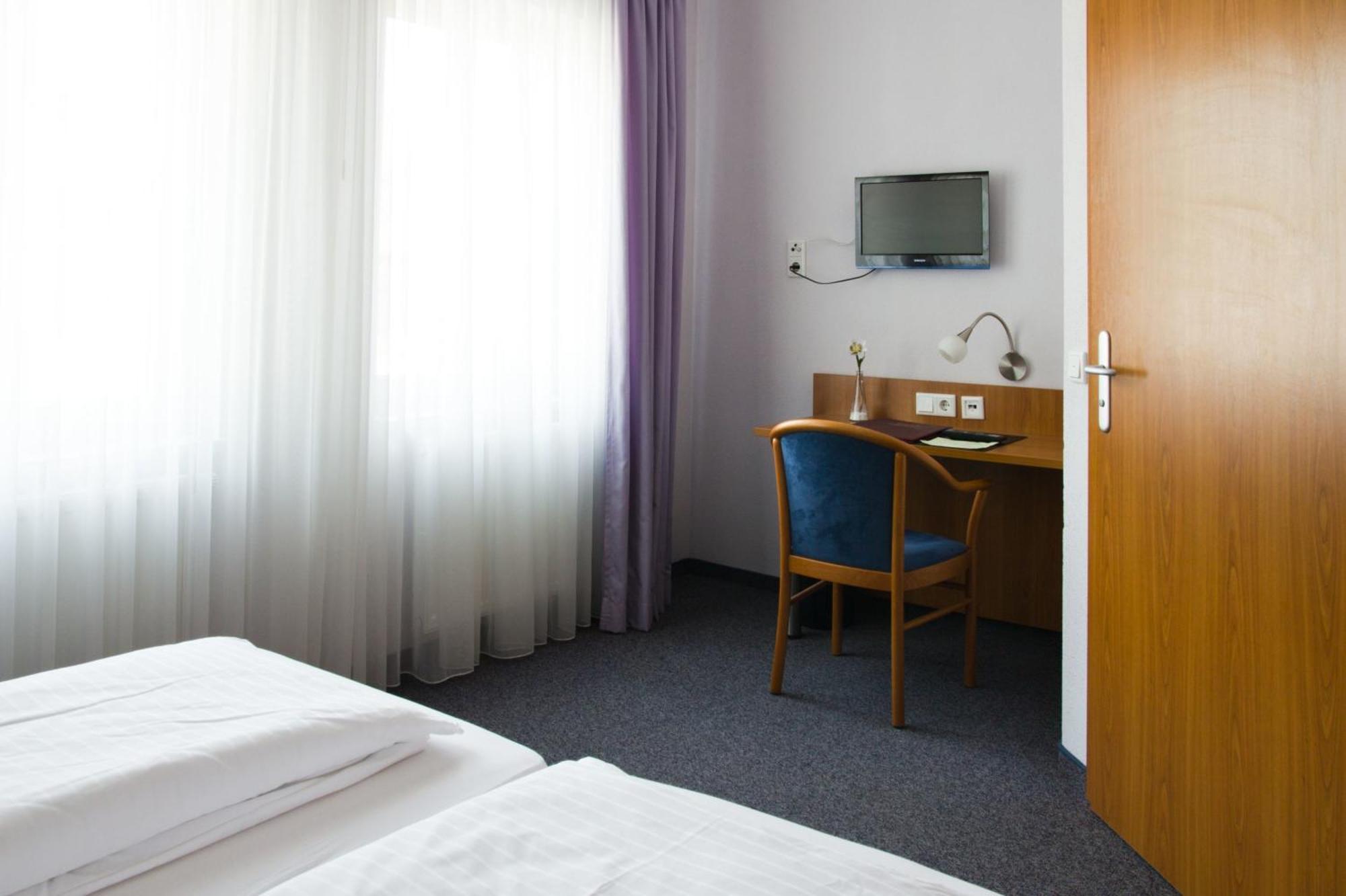 Gaestehaus Zur Kurve Zirndorf Pokoj fotografie