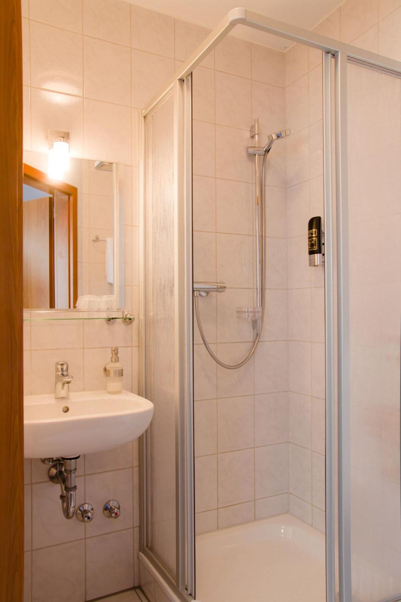 Gaestehaus Zur Kurve Zirndorf Pokoj fotografie
