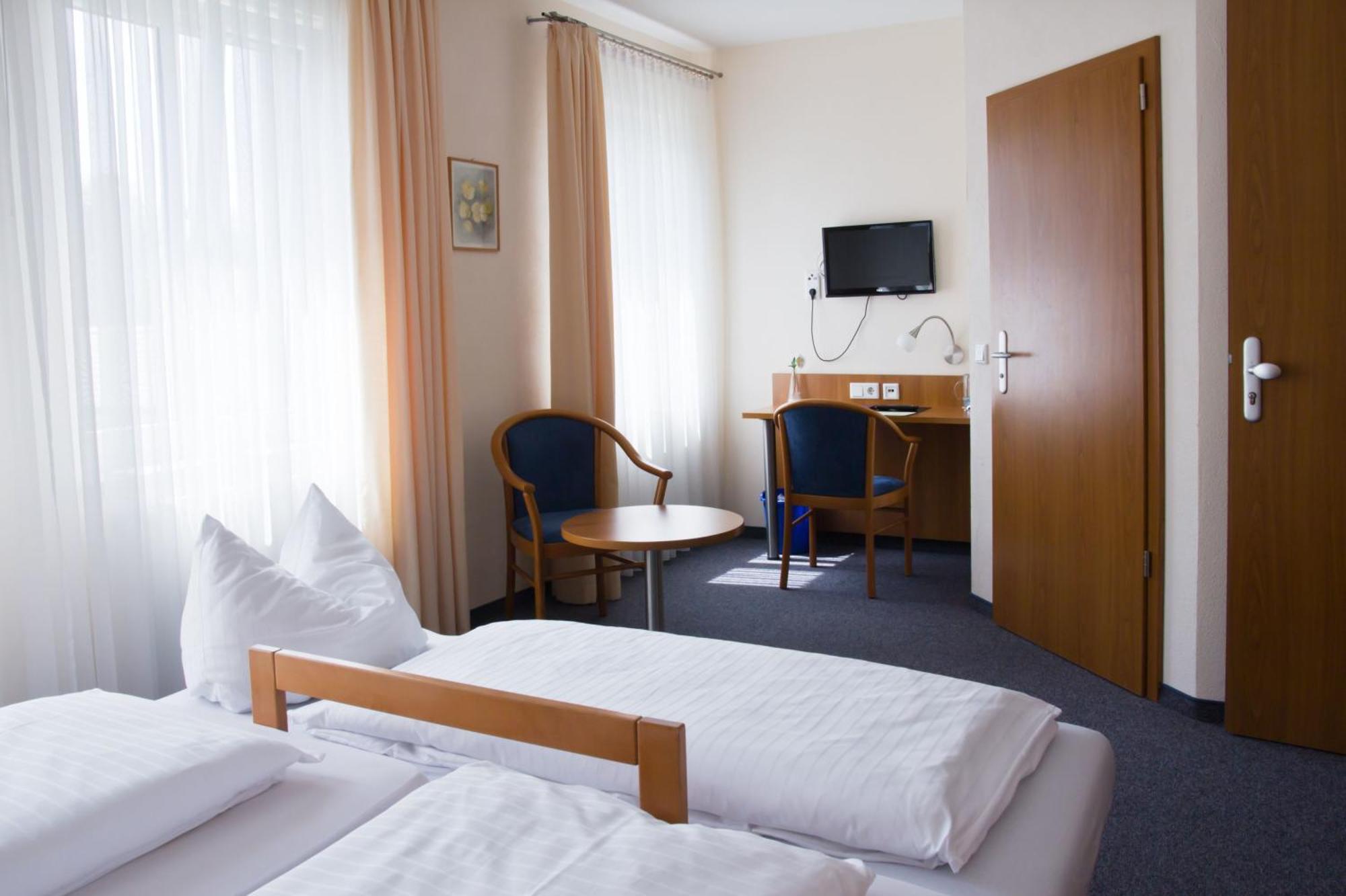 Gaestehaus Zur Kurve Zirndorf Pokoj fotografie