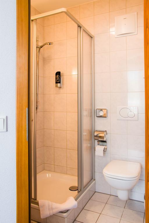 Gaestehaus Zur Kurve Zirndorf Pokoj fotografie